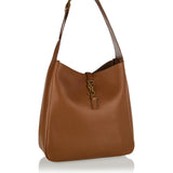 Le 5 à 7 large grained leather shoulder bag