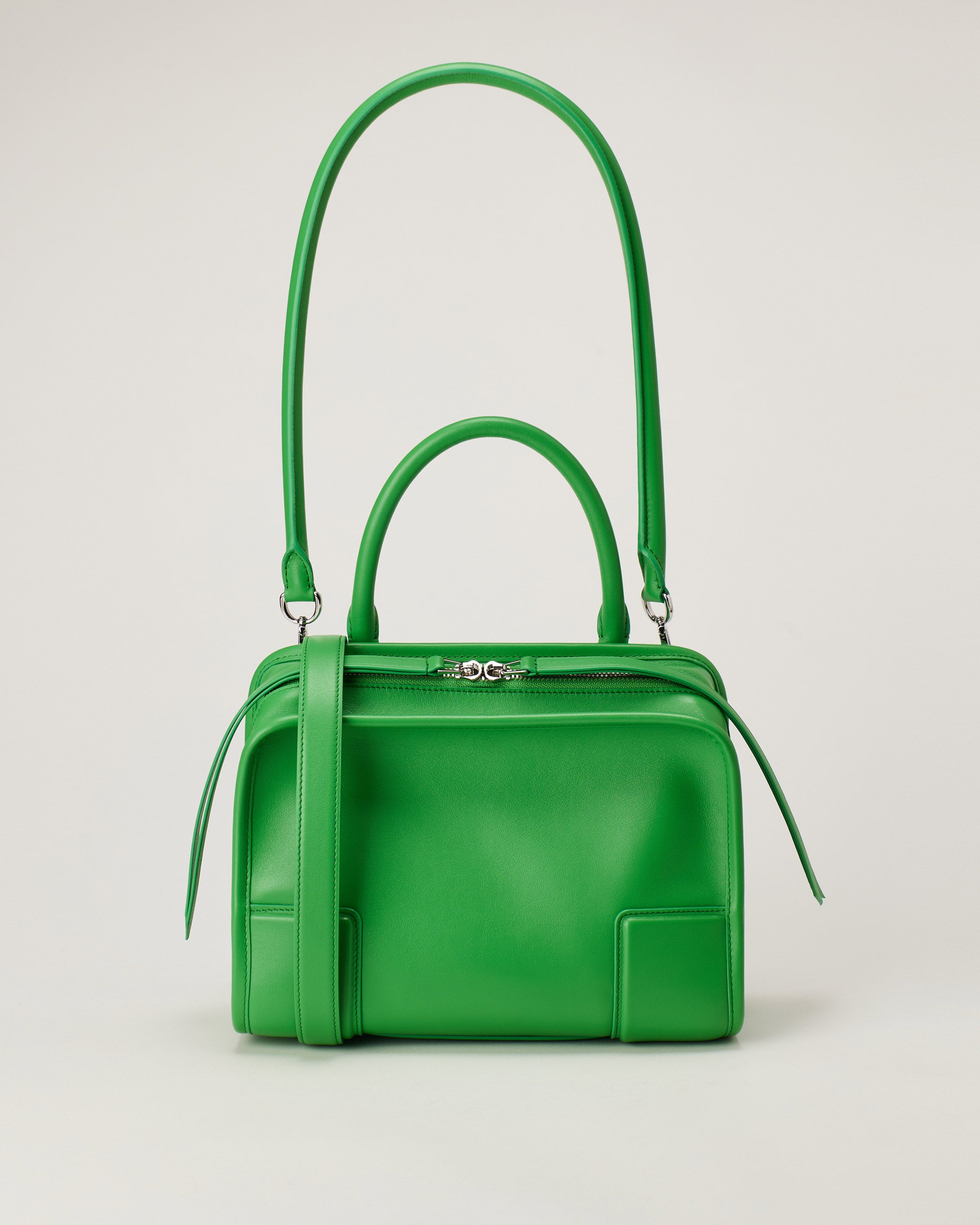 Vintage LOEWE ナッパレザー ジャケット 42サイズ グリーン Loewe Amazona 180 mini leather bag – Luisa World