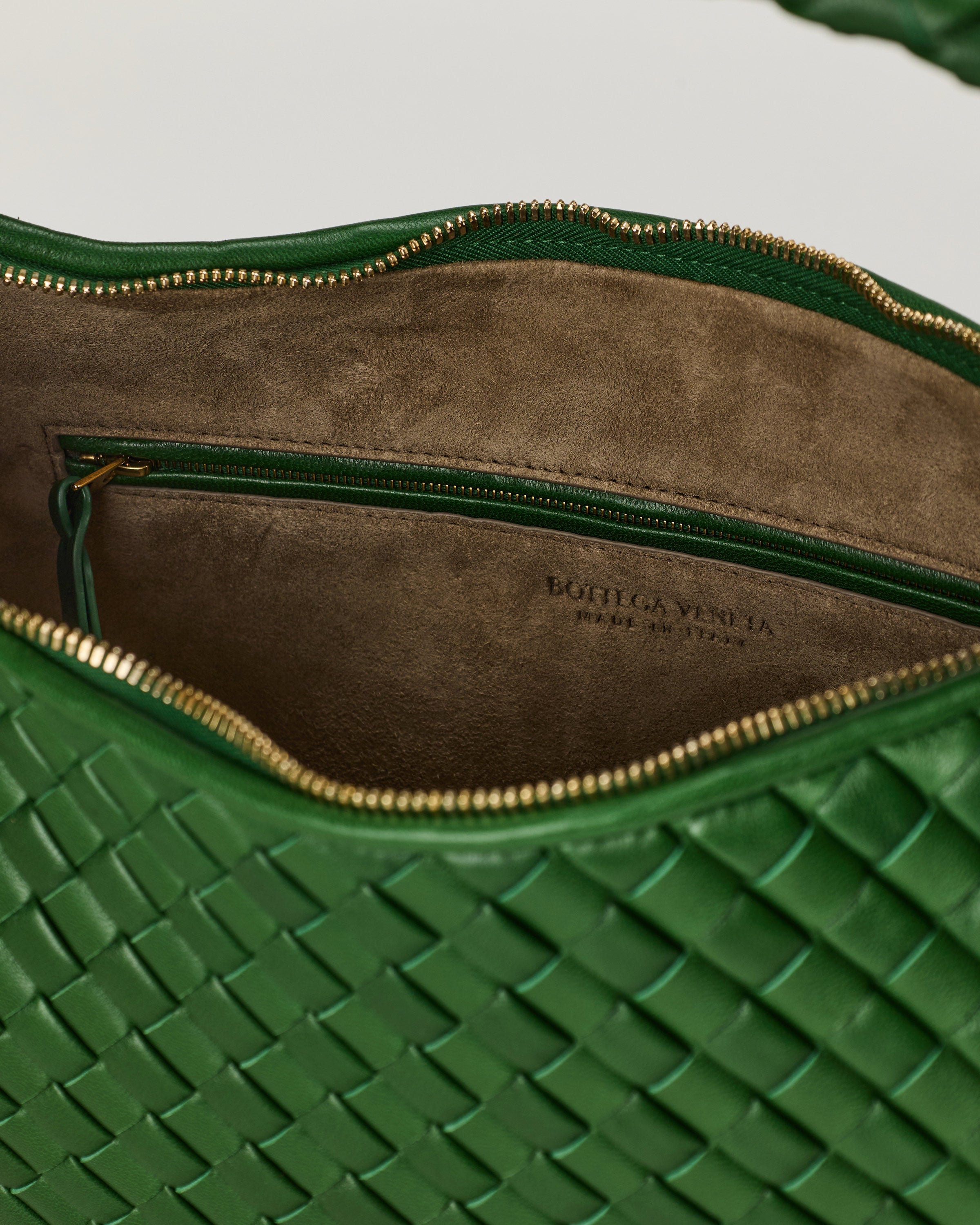 Bottega Veneta Veneta intrecciato leather shoulder bag – Luisa World