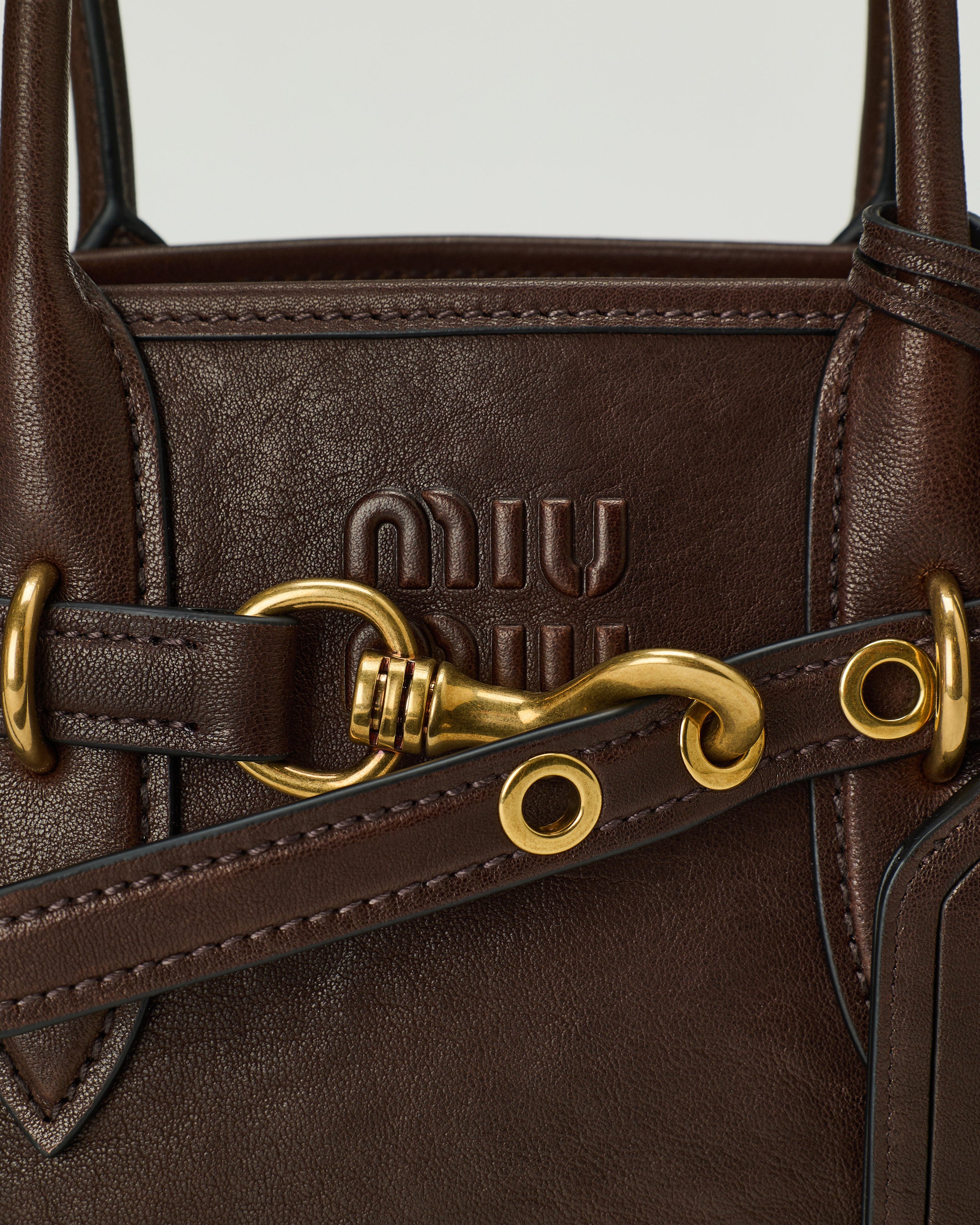 miu様 リクエスト 2点 まとめ商品 Miu Miu Aventure leather handbag – Luisa World