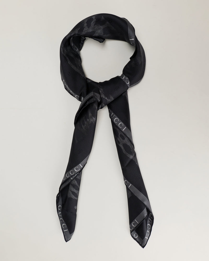 Gucci Leopard print silk twill scarf
