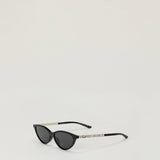 Gucci Cat-eye frame sunglasses